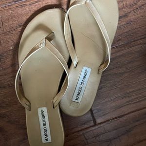 manolo blahnik flip flops